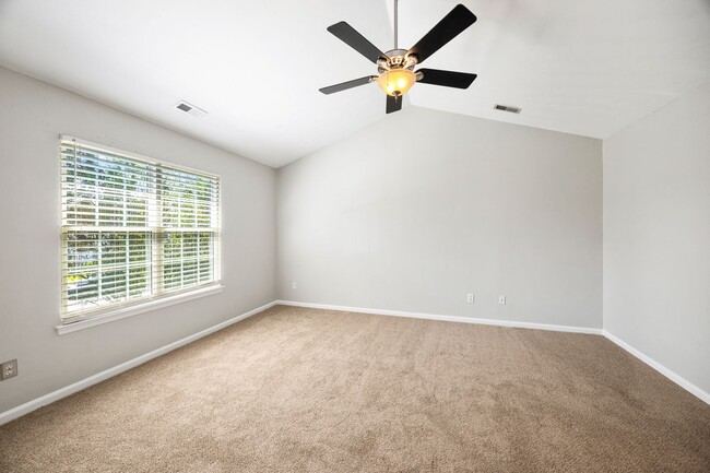 Building Photo - WOODLAKE