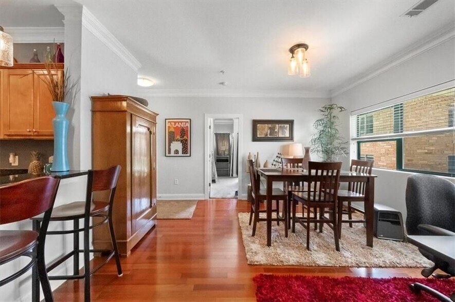 Building Photo - 2230 Cheshire Bridge Rd NE