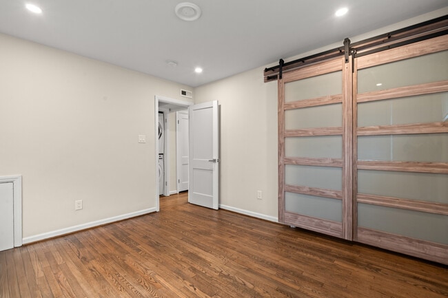 Building Photo - 53 Victor St NE