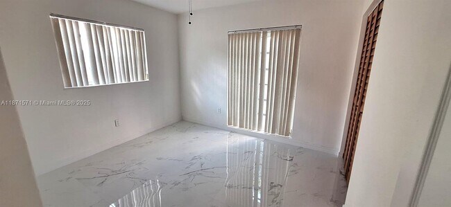 Building Photo - 15403 SW 107th Ct