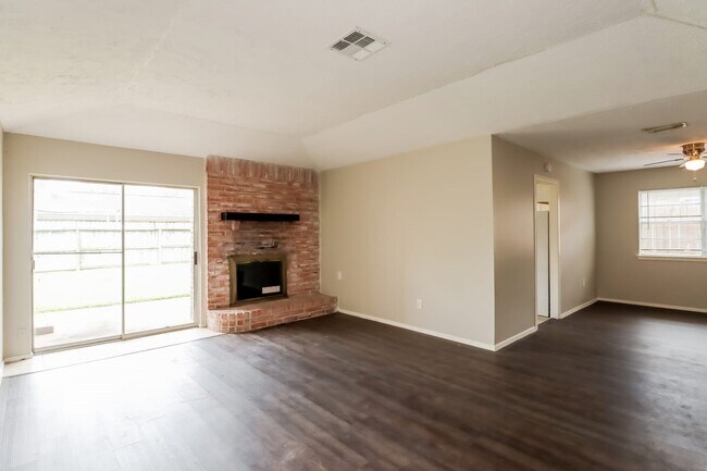 Building Photo - 14307 Branchwater Ln