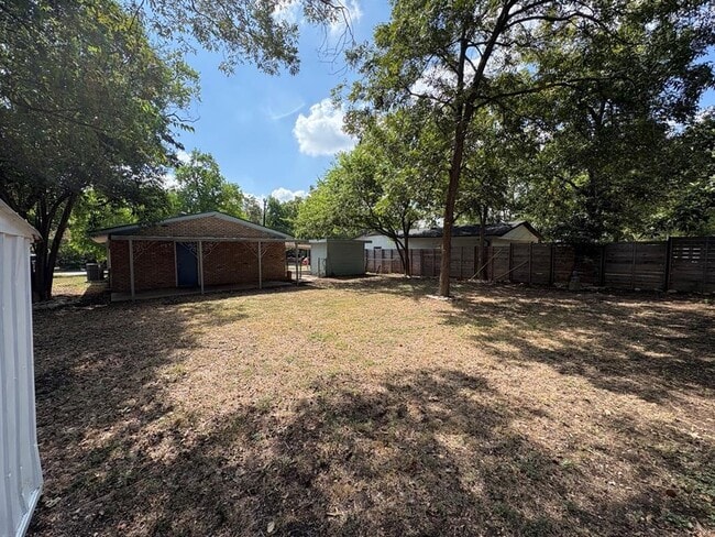 Building Photo - 6506 Linda Ln