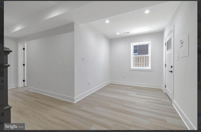 Building Photo - 134 Madison St NW