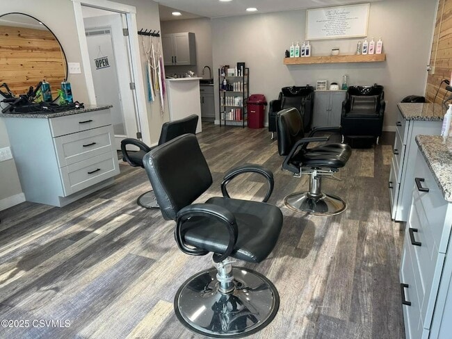 Building Photo - 17 Bound Ave