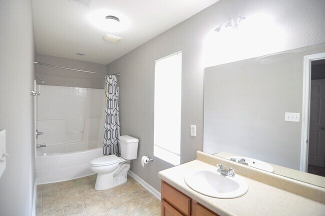Building Photo - 29934 Glenrose Way