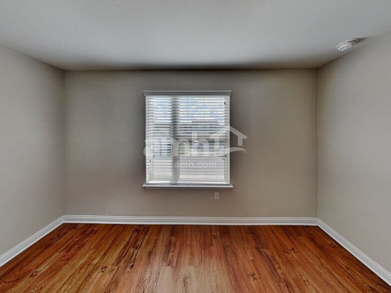 Building Photo - 8106 Cottage Rose Dr