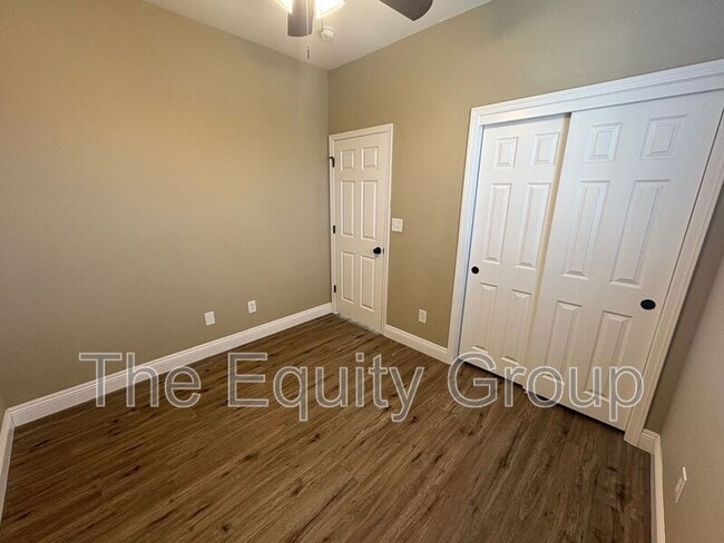 Building Photo - 1424 N Oliveto Ct