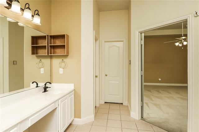 Building Photo - 717 Summerfield Dr