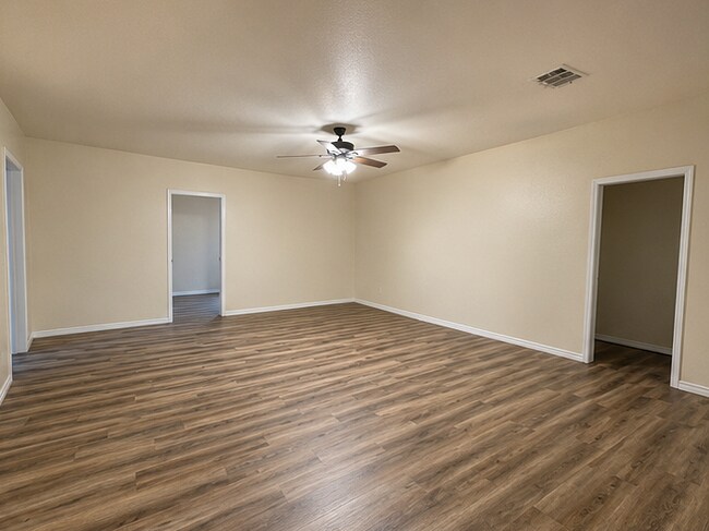 Building Photo - 6200 Temora Loop