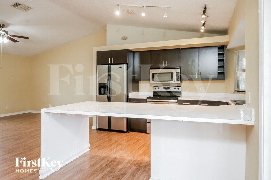 Building Photo - 2078 SW Idaho Ln