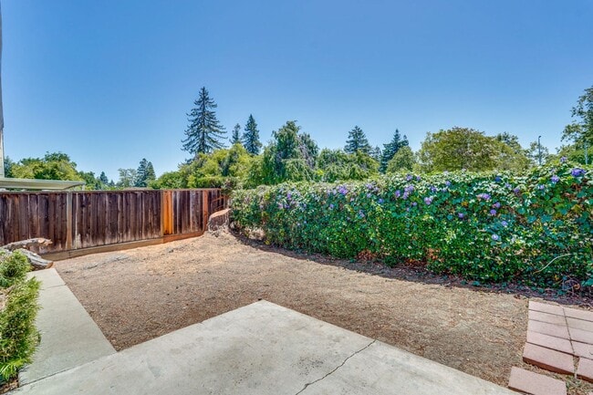 Building Photo - 3484-3486 Angelina Dr