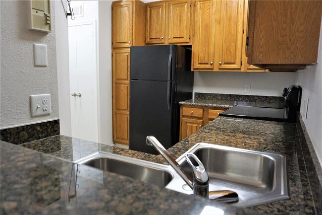 Building Photo - 2207 S Braeswood Blvd