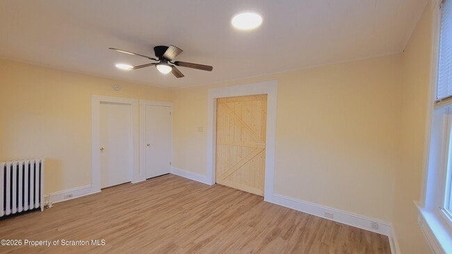 Building Photo - 864 S Main St