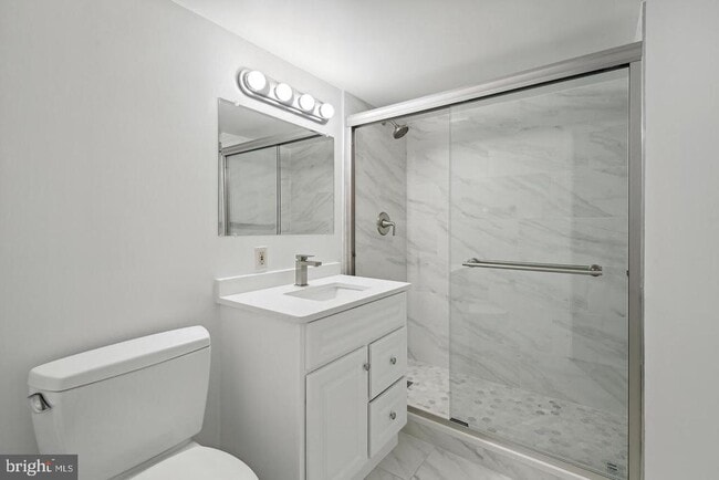 Building Photo - 7700 Hamilton Spring Rd