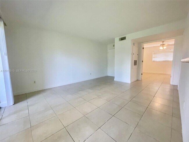 Building Photo - 4044 NW 87th Ave