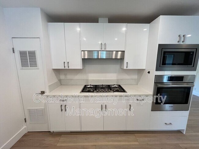 Building Photo - 38700 Paradise Way