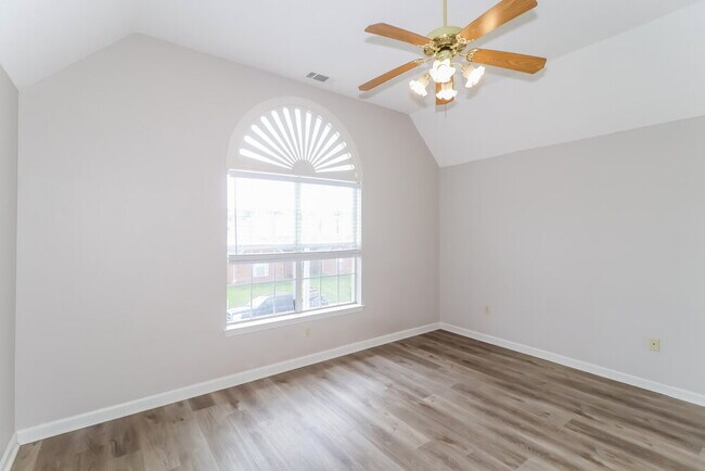 Building Photo - 784 Breeze Way