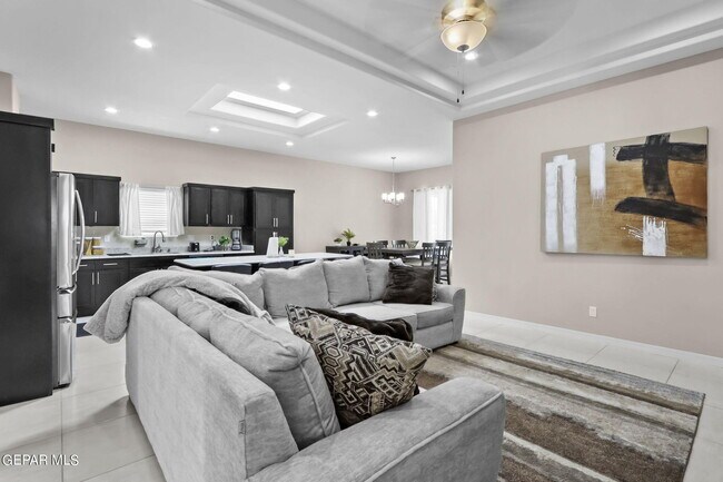 Building Photo - 629 Guy Meyers