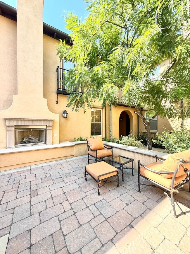 Building Photo - Spacious 3 bedroom Condo  in Portola Springs !