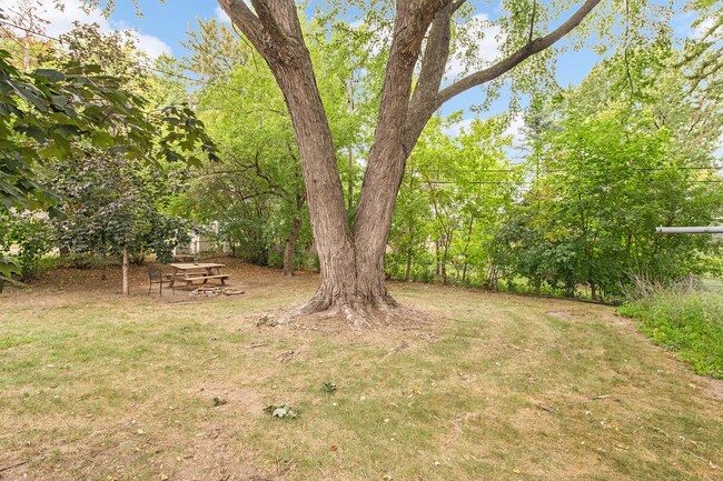 Building Photo - 6024-6026 W 35th Street