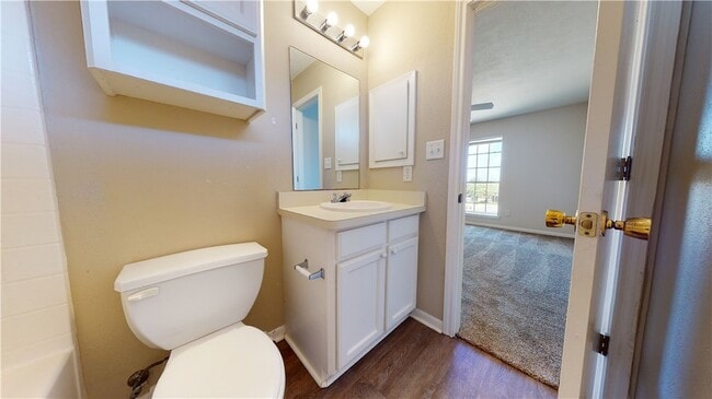 Building Photo - 1509 Hollow Hill Dr