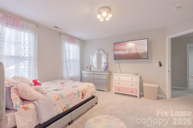 Building Photo - 223 Stockbridge Dr