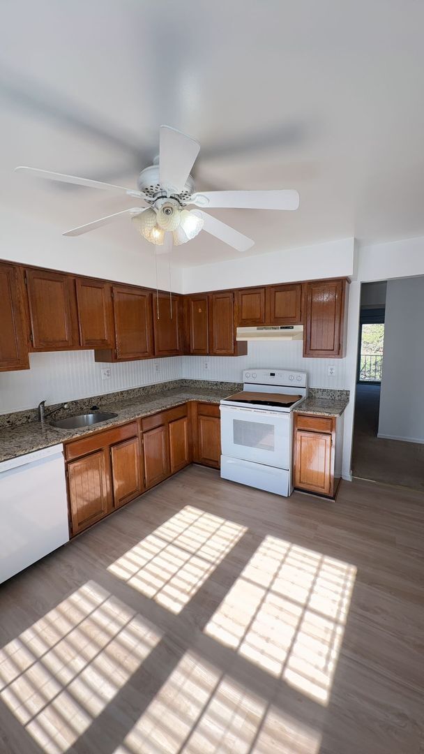 Building Photo - Three Bedroom Townhouse in Alexandria Near Ft Belvoir