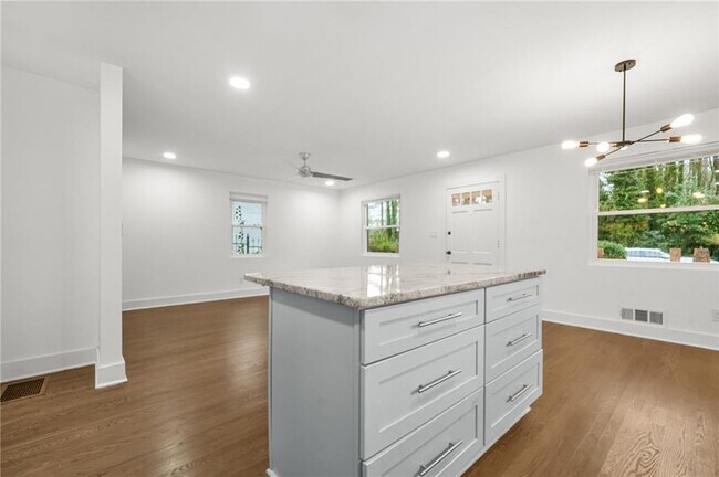 Building Photo - 1949 Handley Ave SW