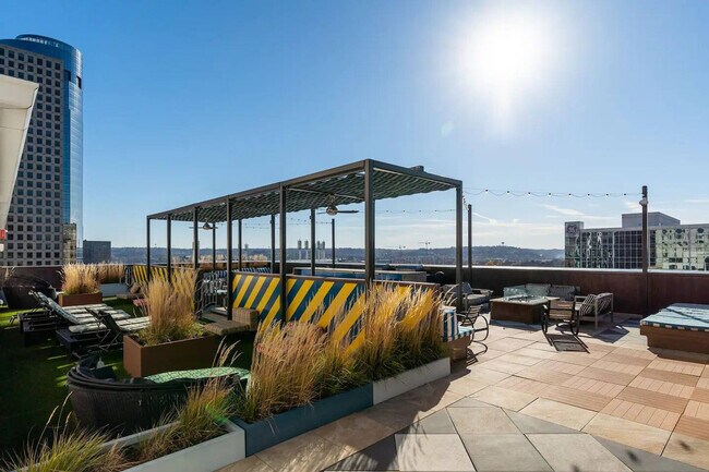 Building Photo - 309 Vine St