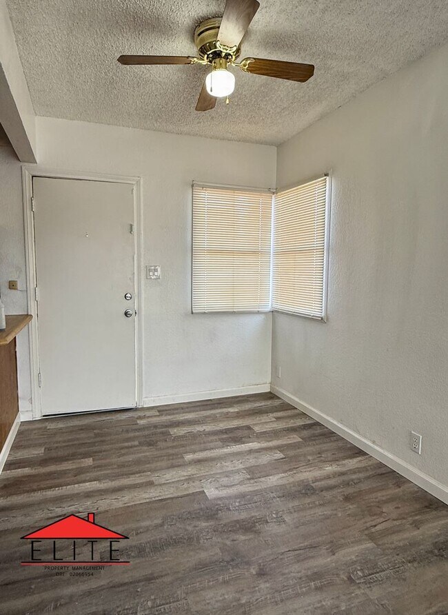 Building Photo - AVAILABLE NOW!! 1/2 OFF FIRST MONTH"S RENT!