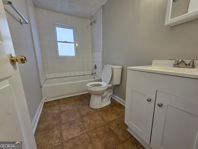 Building Photo - 531 Old Stone Rd