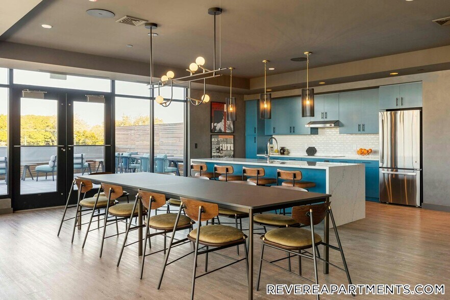 Building Photo - 328 Bank St