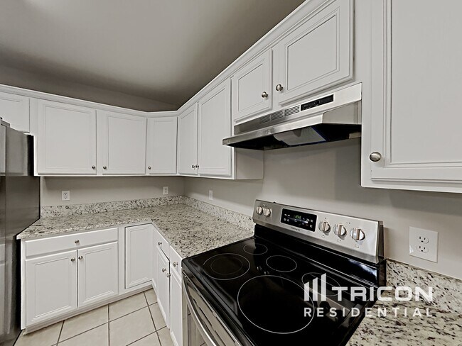 Building Photo - 3012 Brittany Dr