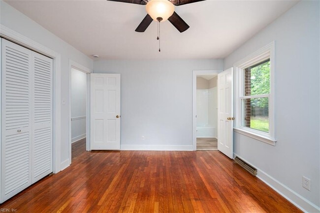 Building Photo - 5525 Greenefield Dr S