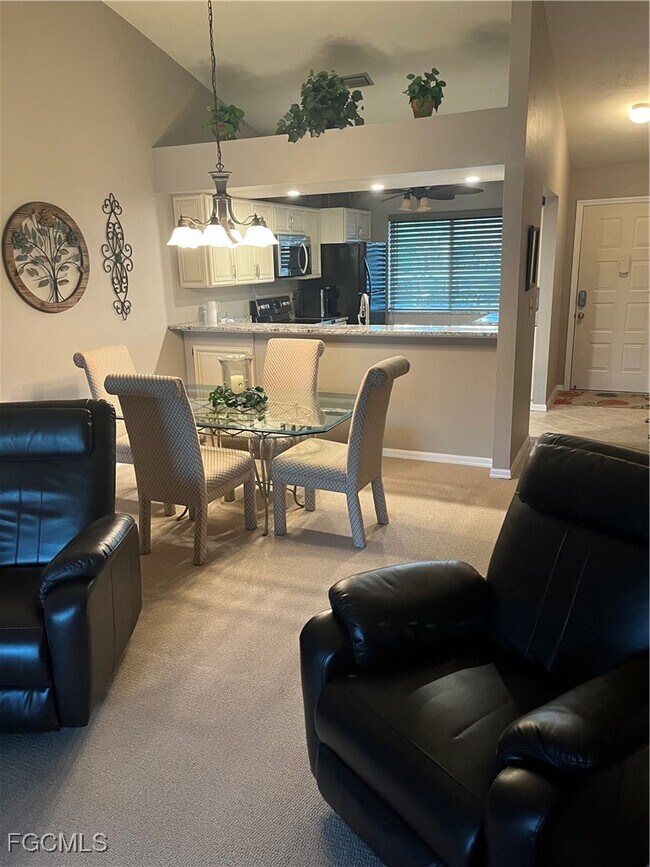 Building Photo - 13094 Cross Creek Ct