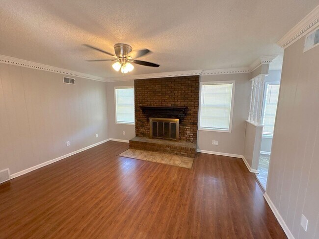 Building Photo - 4316 Springwind Rd