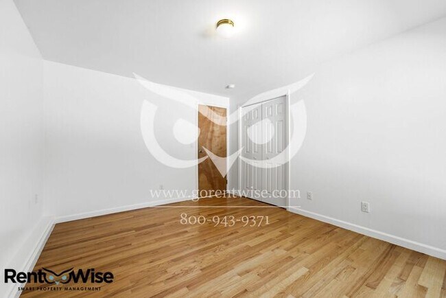 Building Photo - 190 Forest Knolls Dr