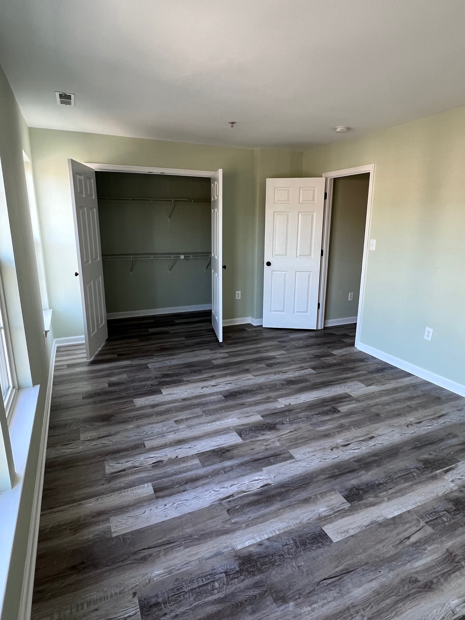 Building Photo - 1011 Meadow View Dr