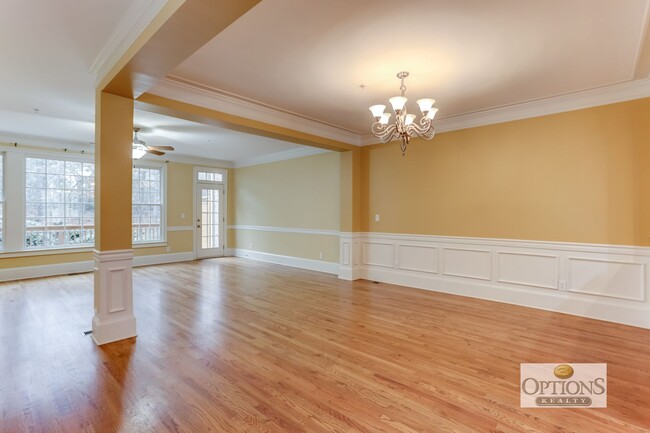 Building Photo - Elegant 4BR/3.5BA townhouse near EW Conn