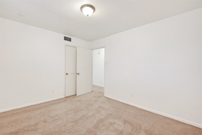 Building Photo - 5422 Spellman Rd