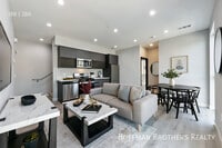 Building Photo - 13621 N Fellows Ave