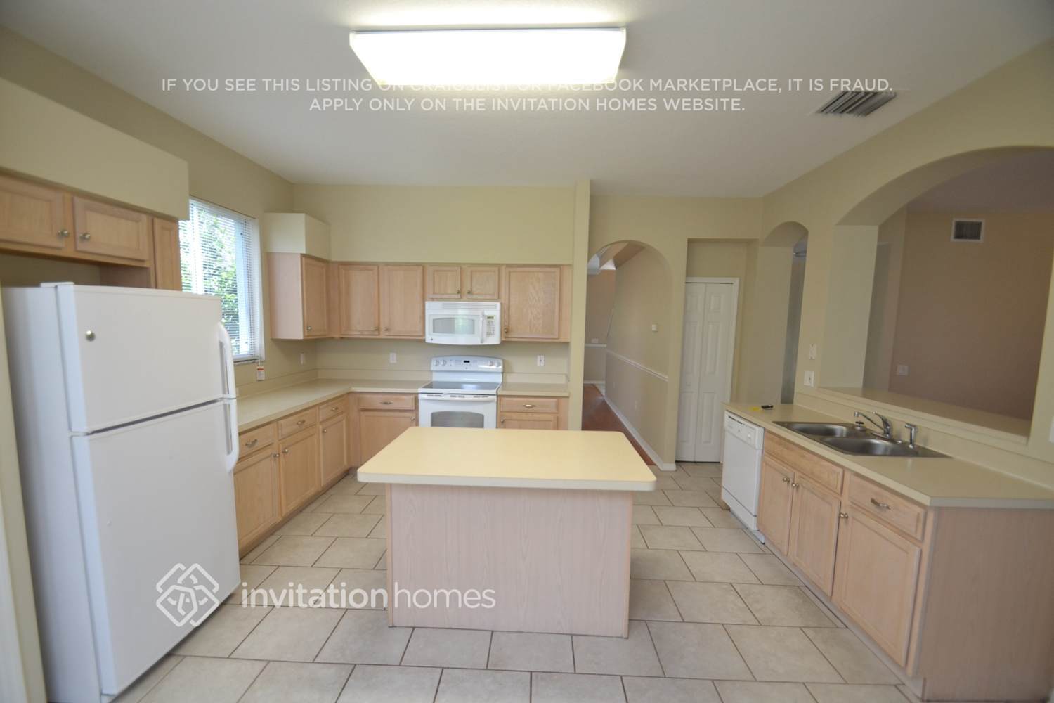 Building Photo - 19331 Aqua Springs Dr
