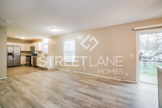 Building Photo - Charming 3 Bedroom in Whitehall!