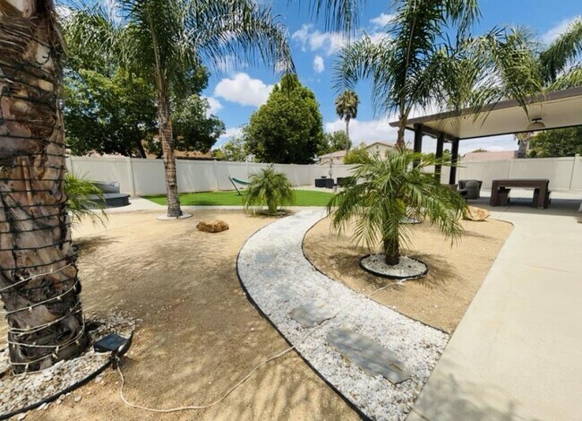 Building Photo - 15425 Brasa Ln