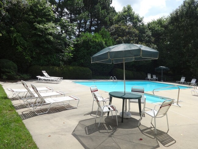 Building Photo - Spacious North Raleigh Townhouse! Pool! Lo...