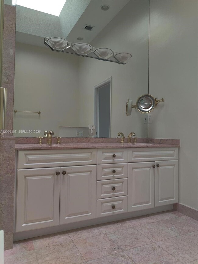 Building Photo - 17276 Bermuda Village Dr