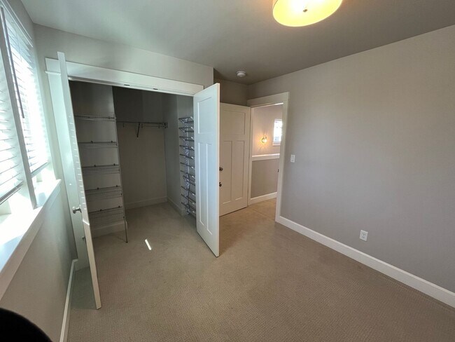 Building Photo - Stand Alone Home w/ Detached Garage and ADU