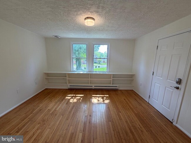 Building Photo - 5014 Delaware St