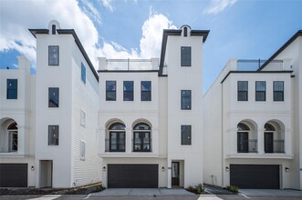 Building Photo - 3327 Beverly Frst Dr