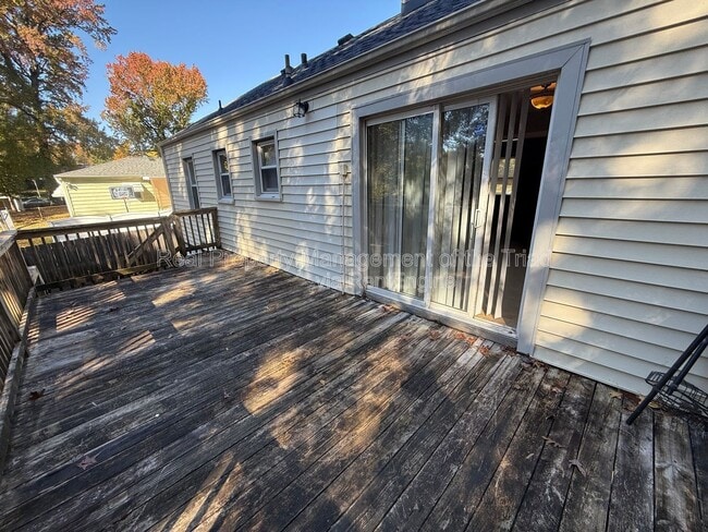 Building Photo - 2203 Maywood St